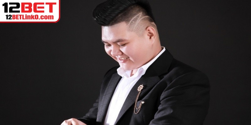Tác Giả Nguyễn Khôi Nguyên – Người Sáng Lập Nhà Cái 12BET 1 Nguyễn Khôi Nguyên là một cái tên không còn xa lạ đối với cộng đồng cá cược